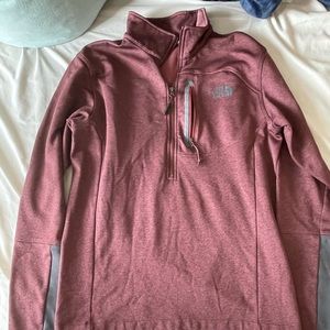 Size small North Face pull over, great condition!